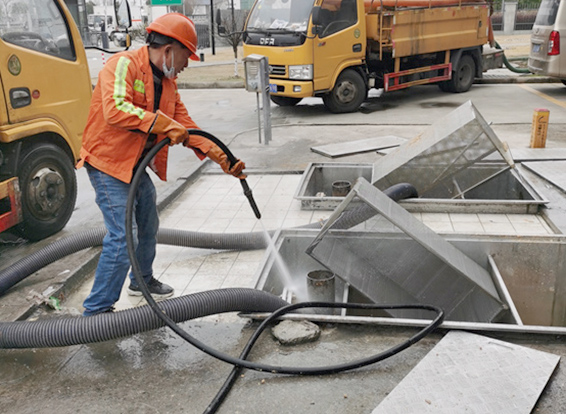 万冲镇隔油池清理